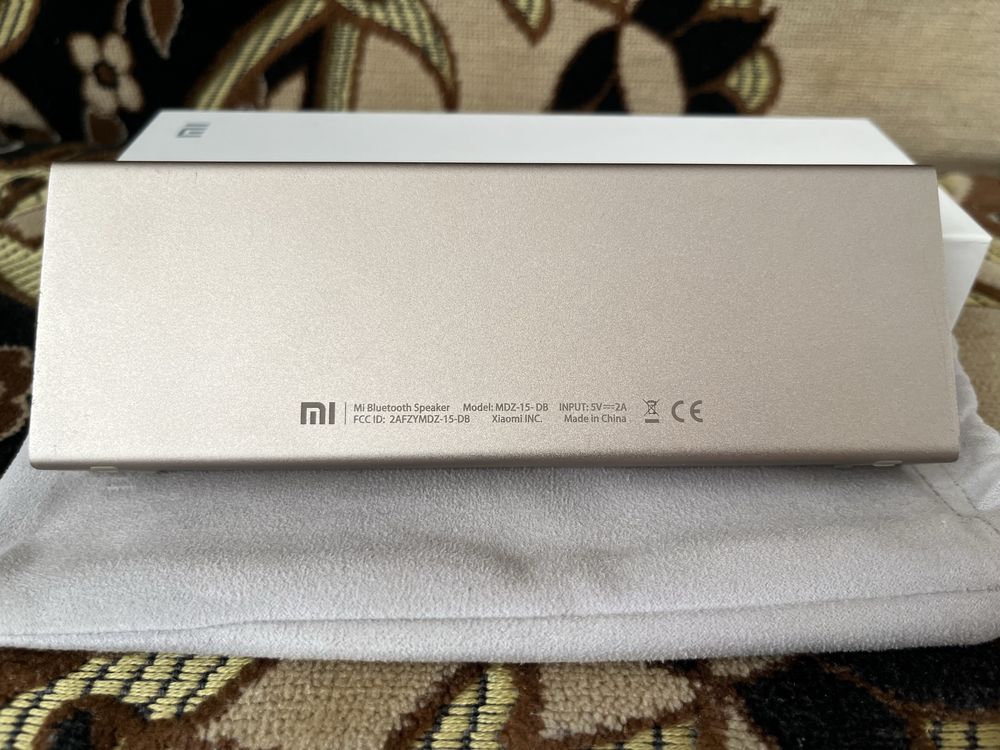 Колонка Mi Bluetooth Speaker