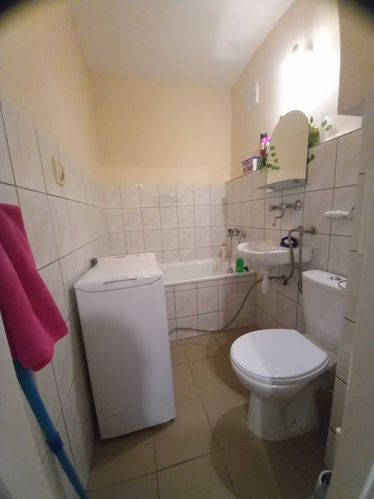Do wynajęcia kawalerka po kapitalnym romoncie.