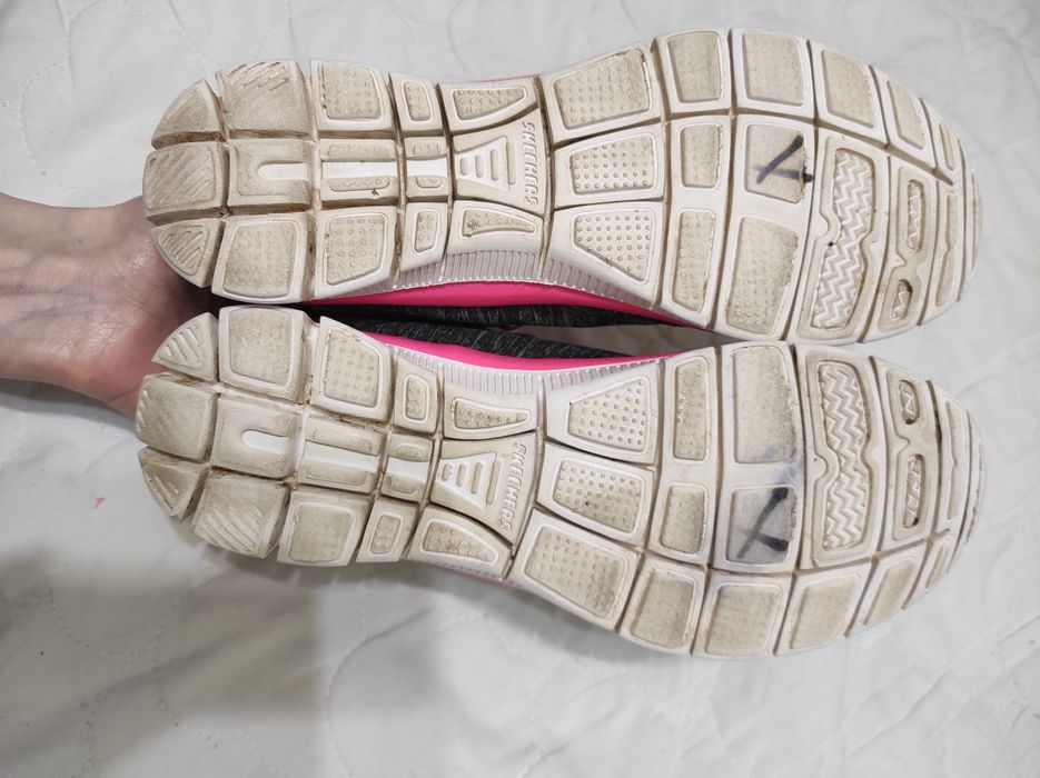 Кросівки Skechers 38р. 24.5см оригінал відмінний стан