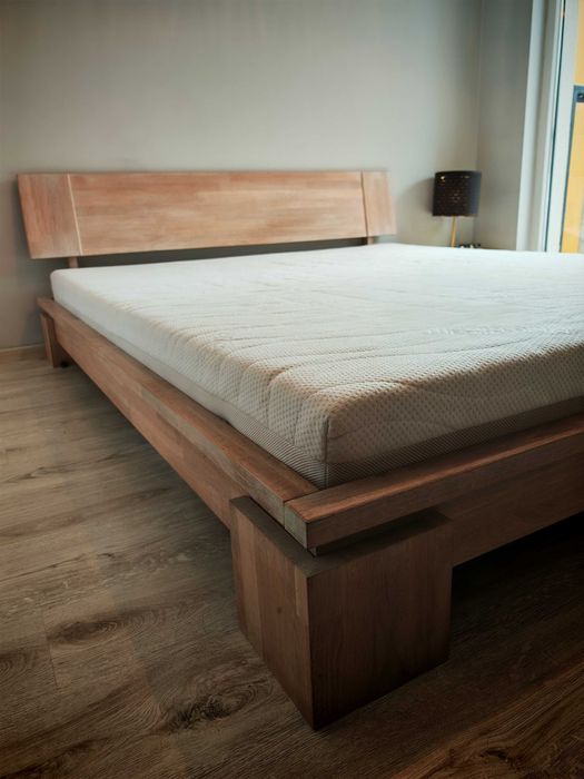 Łóżko Vinci dąb pełny, kolor bianco, z materacem, używane