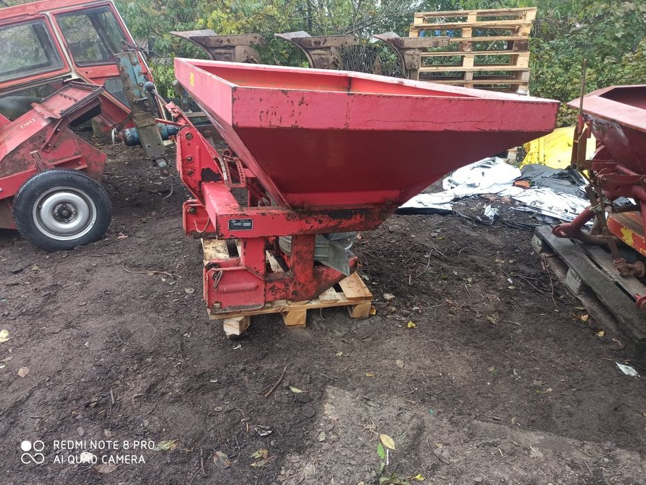 Rozsiewacz Kuhn Rauch Zsb 900