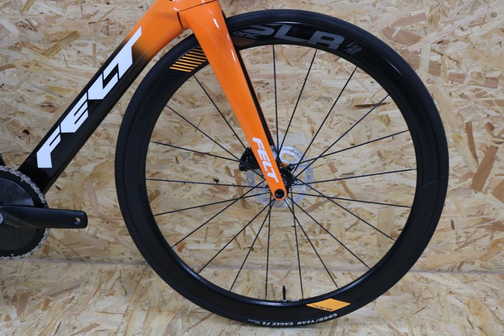 Bicicleta disco Felt AR / Di2 12v / Rodas carbono