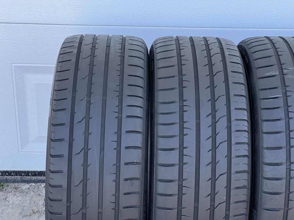 Комплект шин 235/45 r19 Kumho шини літні гума резина