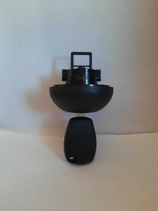 Крышка топливного бака(бензобака)Рено Сандеро, Трафик, Логан, Дача.