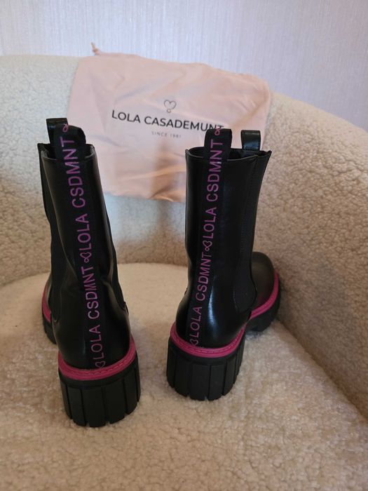 Ботінки/Челсі  ( жіночі / дизайнерські) бренду Lola Casademunt