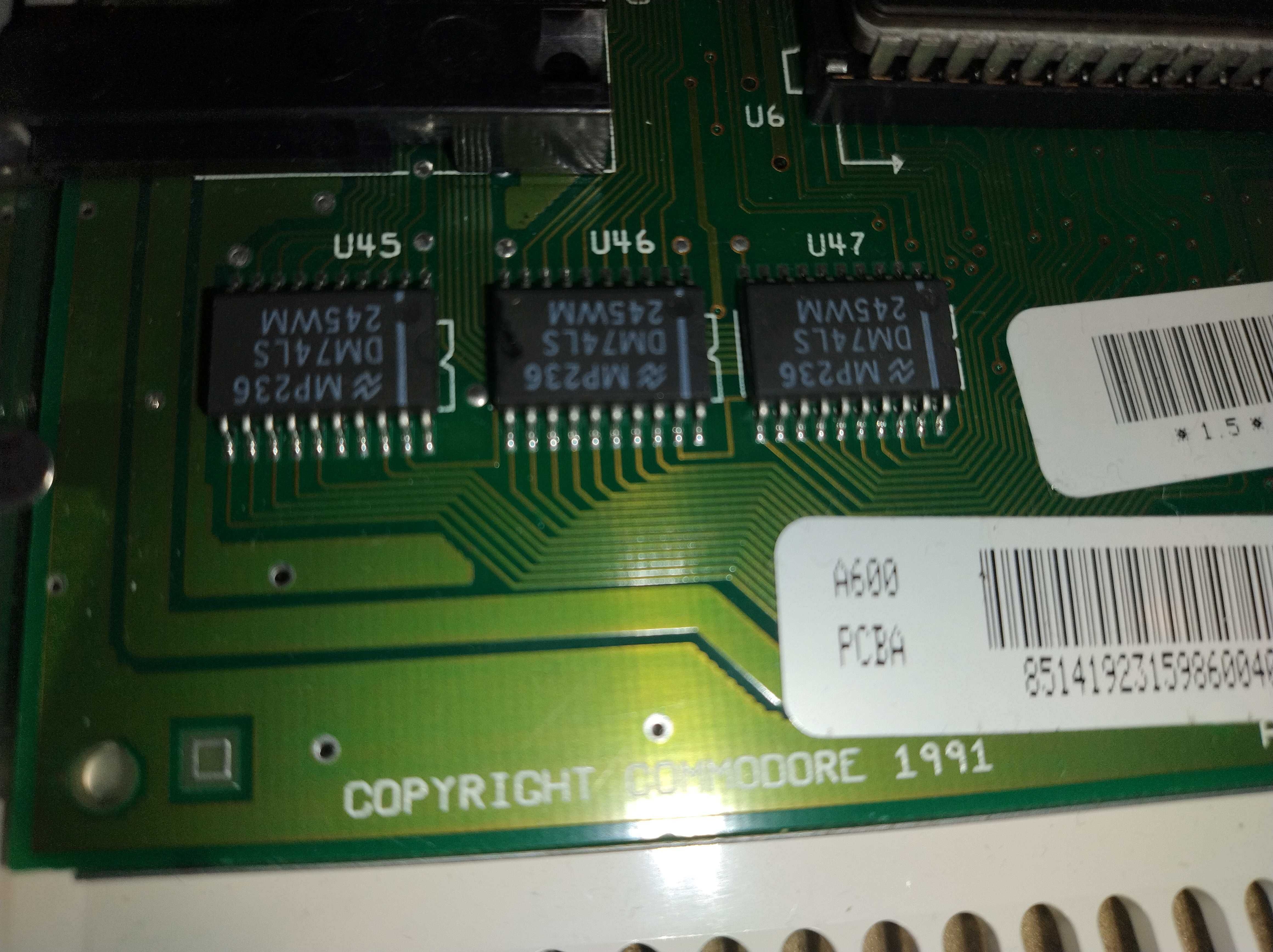 Amiga 600 rev 1.5 Turbo Furia + CF + Indivision CRT MK3