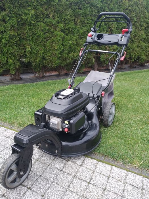 Kosiarka spalinowa z napędem