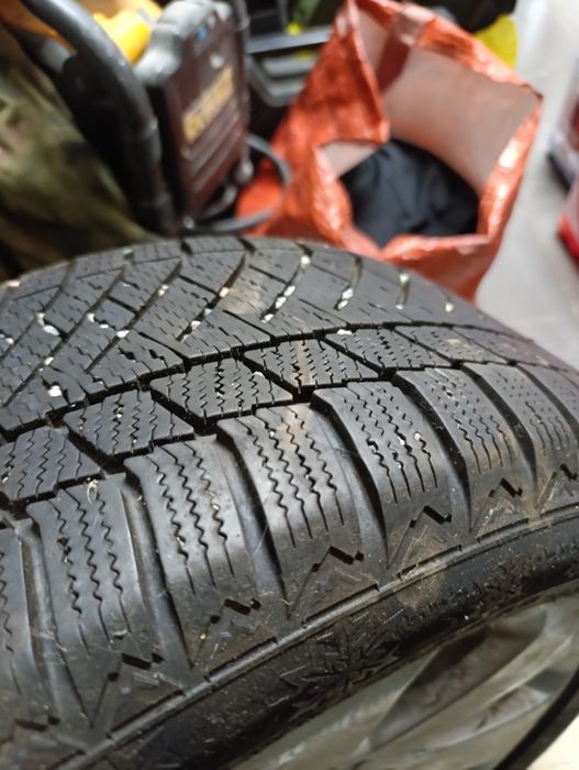 Opony zimowe z felgami