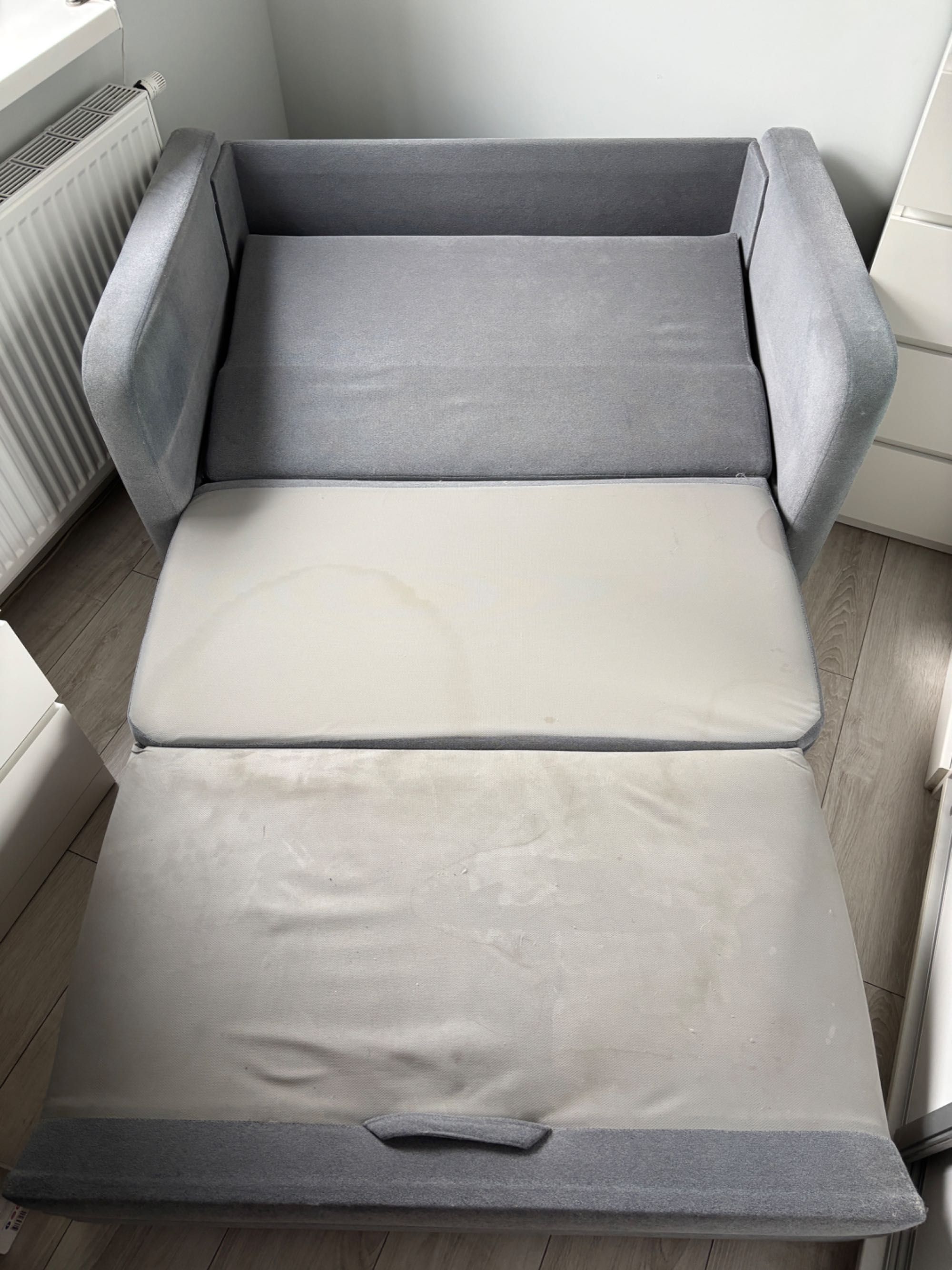 Rozkładana sofa 2 osobowa