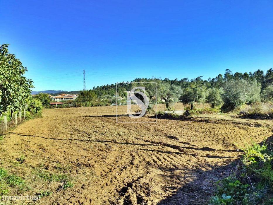 Terreno com área total 6480m2 em Barcelos