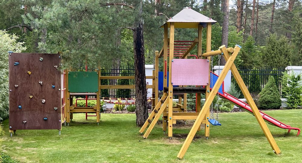 Plac zabaw z wieżą, zjeżdżalnią, hustawką - solidny jak nowy!