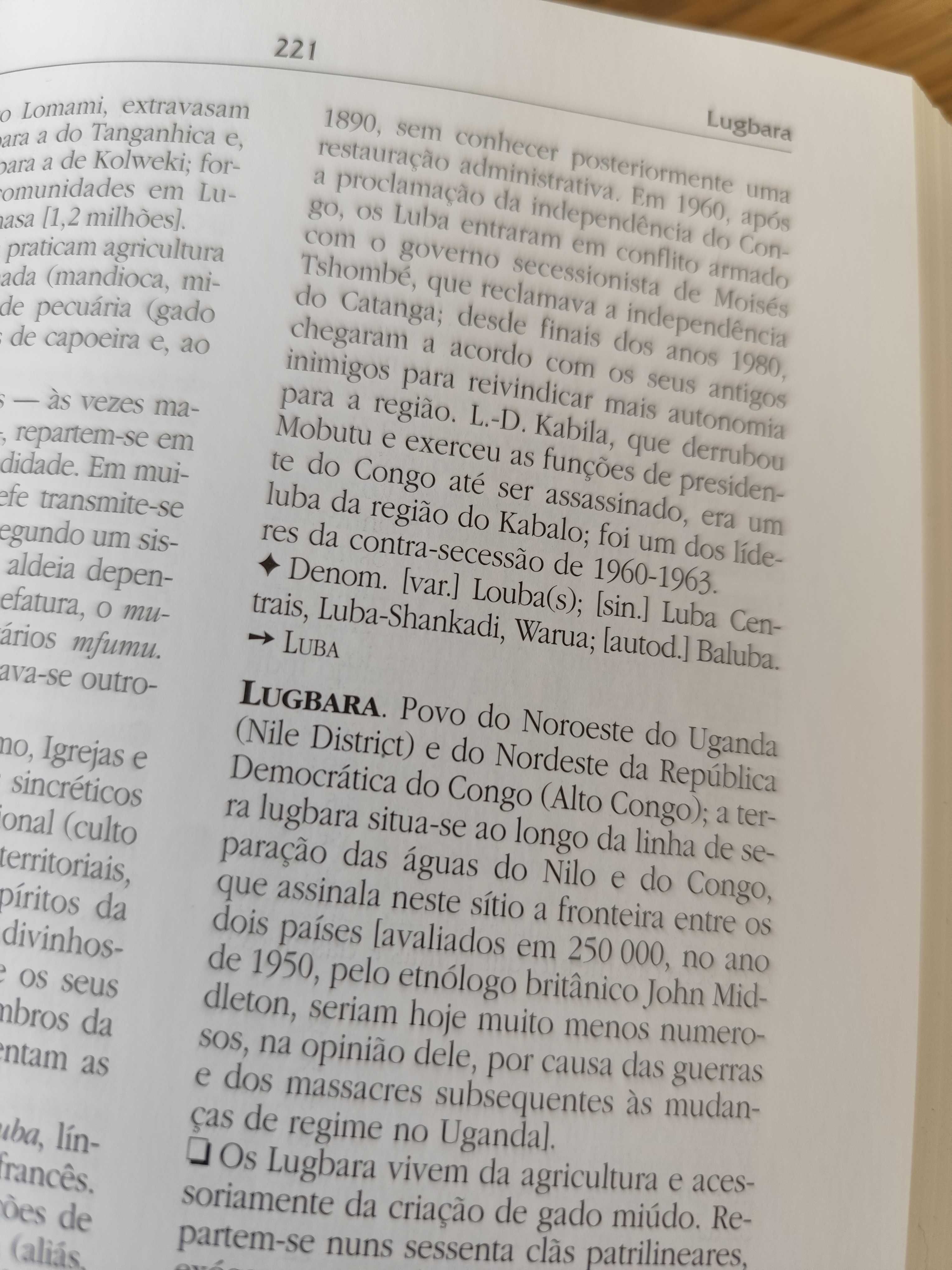 Dicionários  temáticos: Sociologia, Povos, Filosofia e Biologia