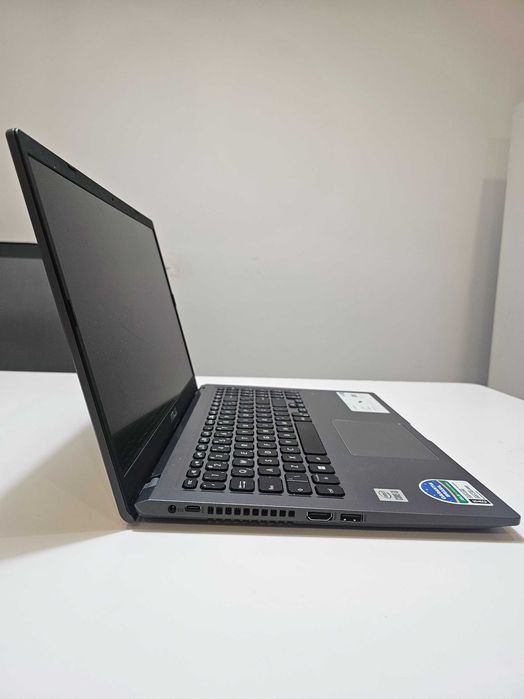 VENDO Notebook Asus X515J -  256gb 8gb de RAM (ecrã avariado)