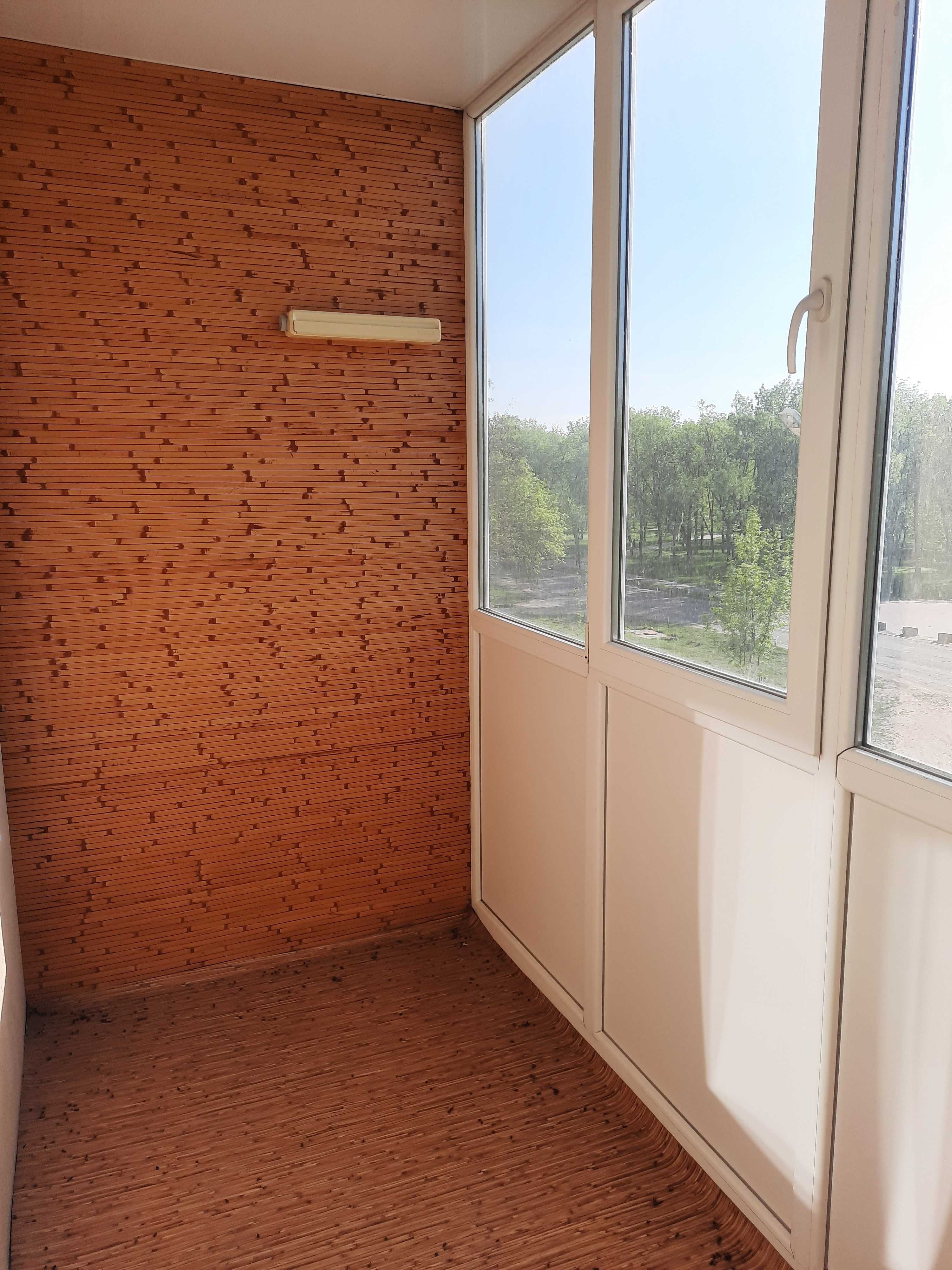 Продам 2-к квартиру, Синельникове, мікрорайон