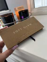 Anastasia Beverly Hills Soft Glam paletka cieni do powiek oczu