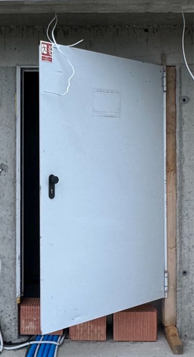 Drzwi techniczne / przeciwpozarowe - na budowę 120 cm