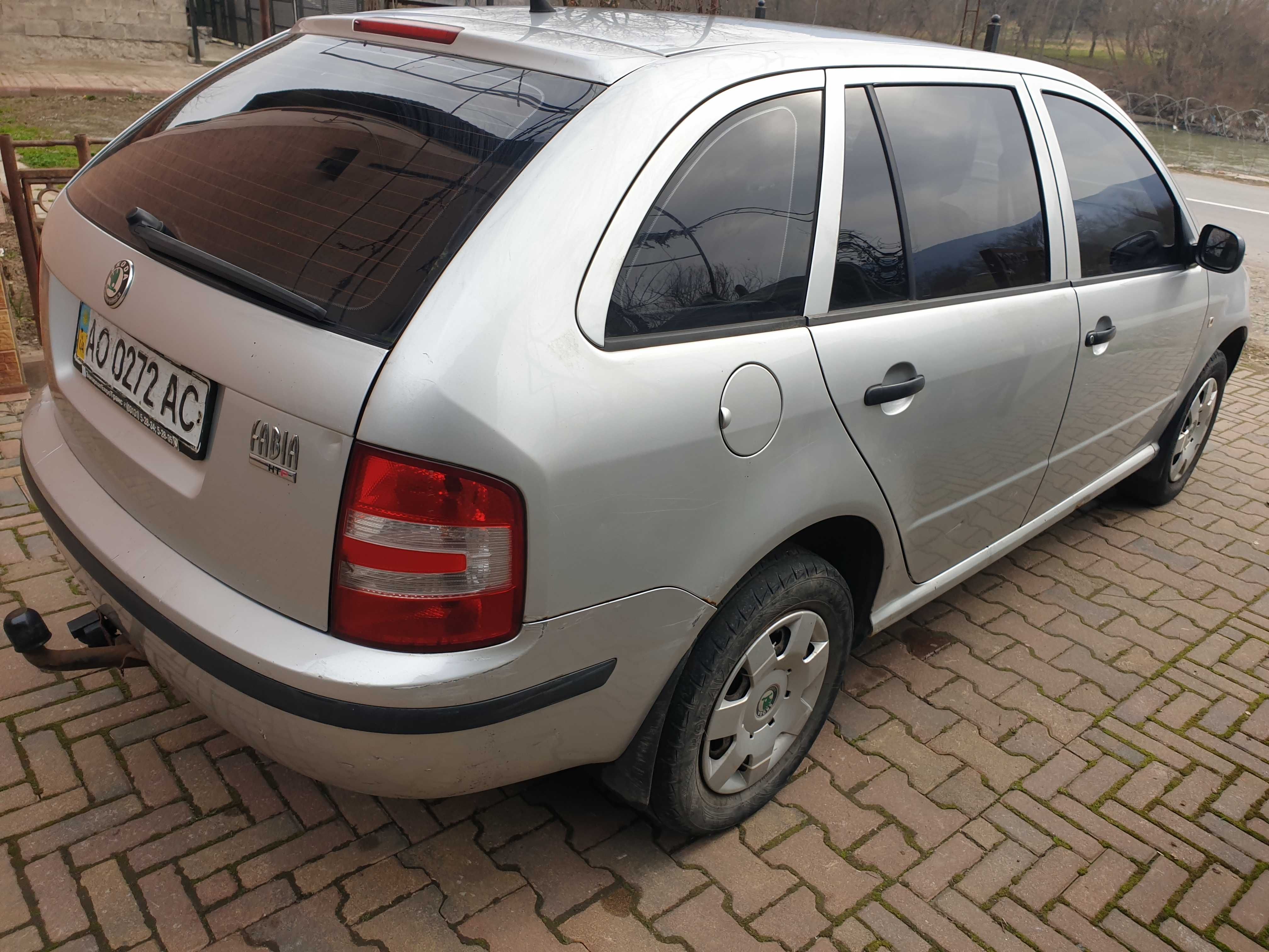 Продам Skoda Fabia 1.2 бензин.Другий власник. Не відповідаю на смс !!!