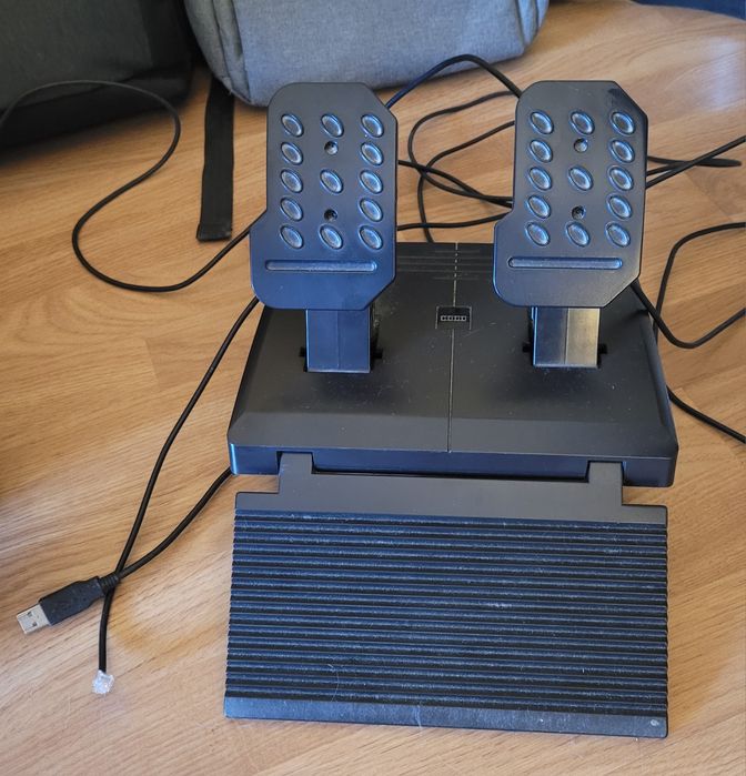 Volante + pedais para Playstation 4