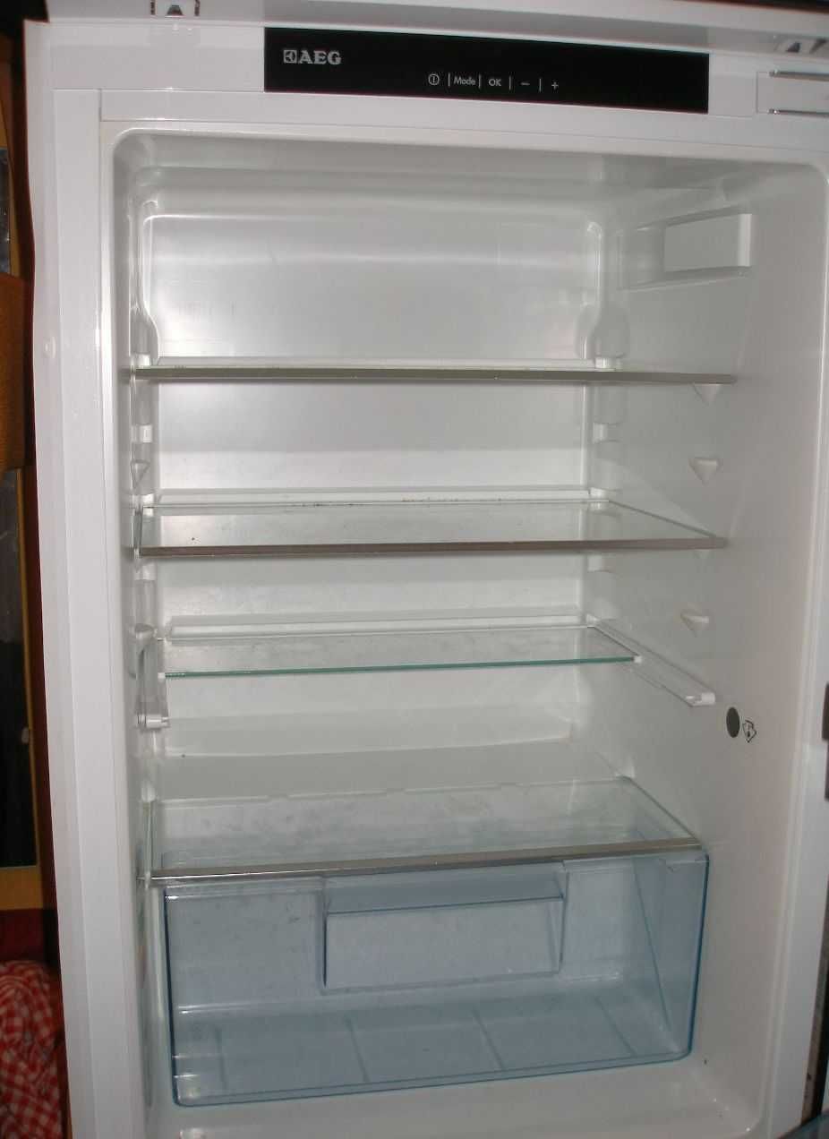 Холодильник AEG. Міні.