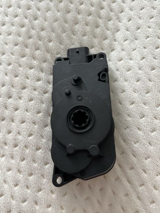 Моторчик жалюзі BMW g05