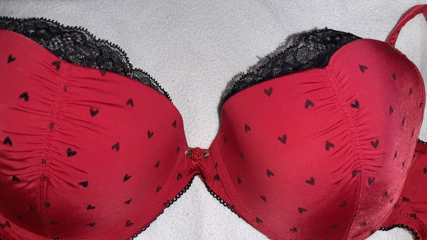 Biustonosz w serduszka push-up 80B New Yorker