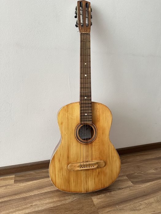 Продається Гітара ( можливо для реставрації)