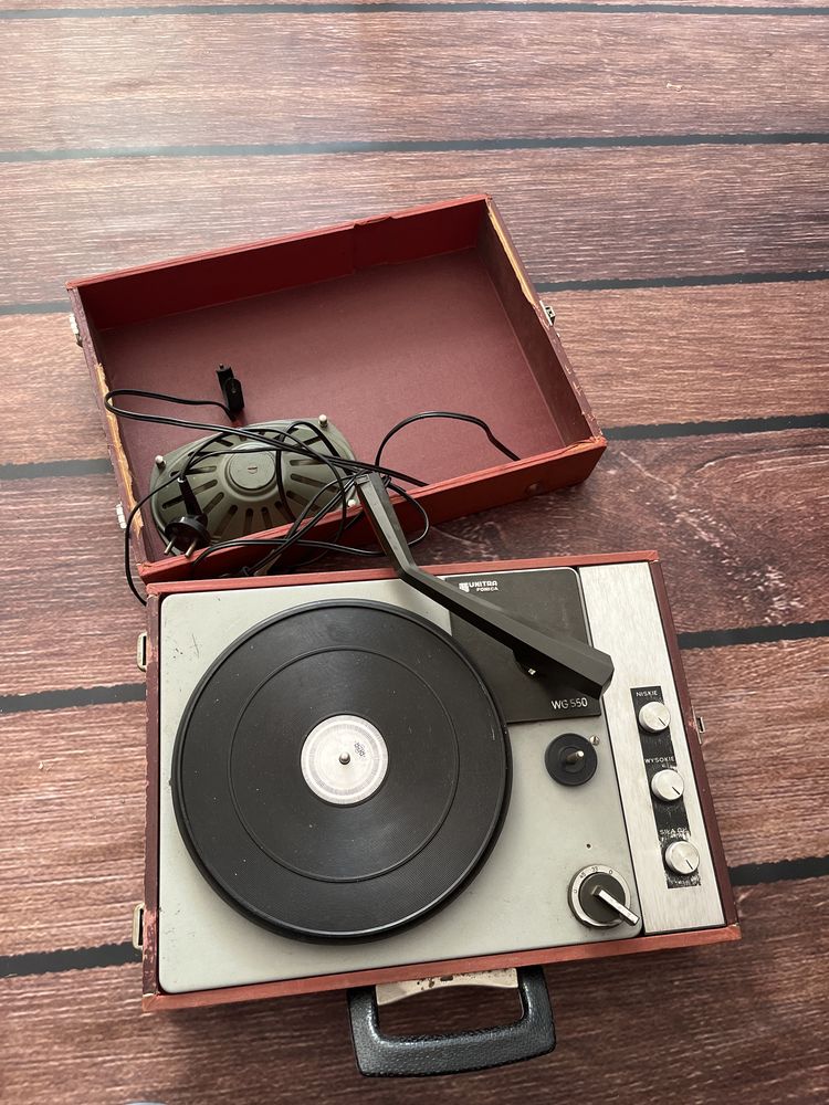 Gramofon wioletta walizka stan bardzo dobry
