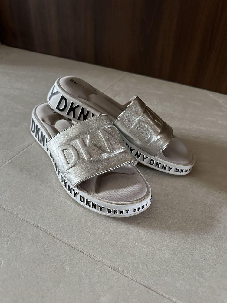 Klapki sandaly DKNY srebrne logo Donna Karan premium limitowane r. 41