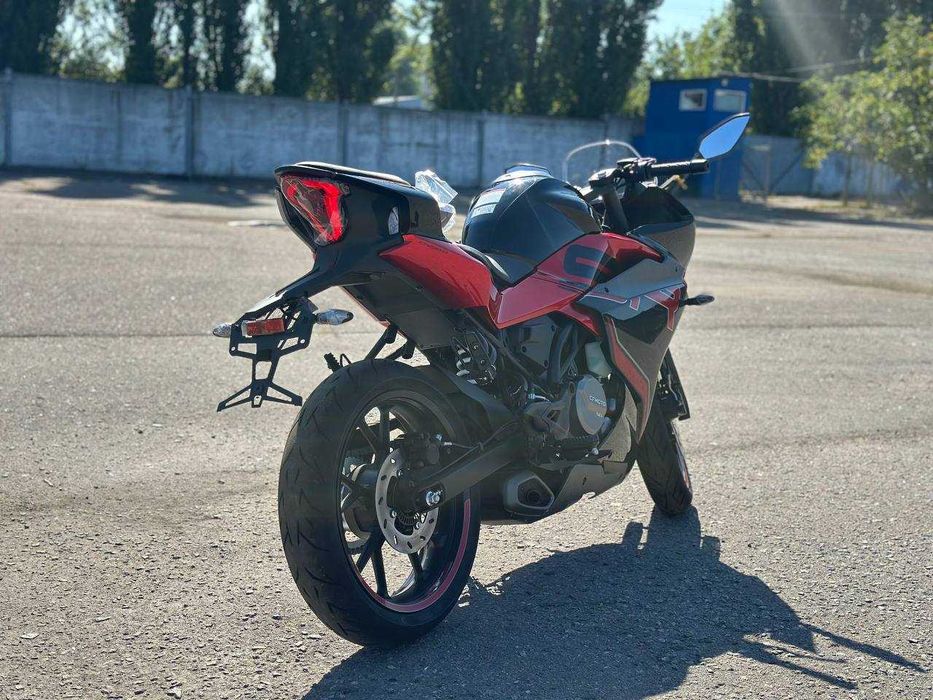 Мотоцикл CFMOTO 250SR LITE
