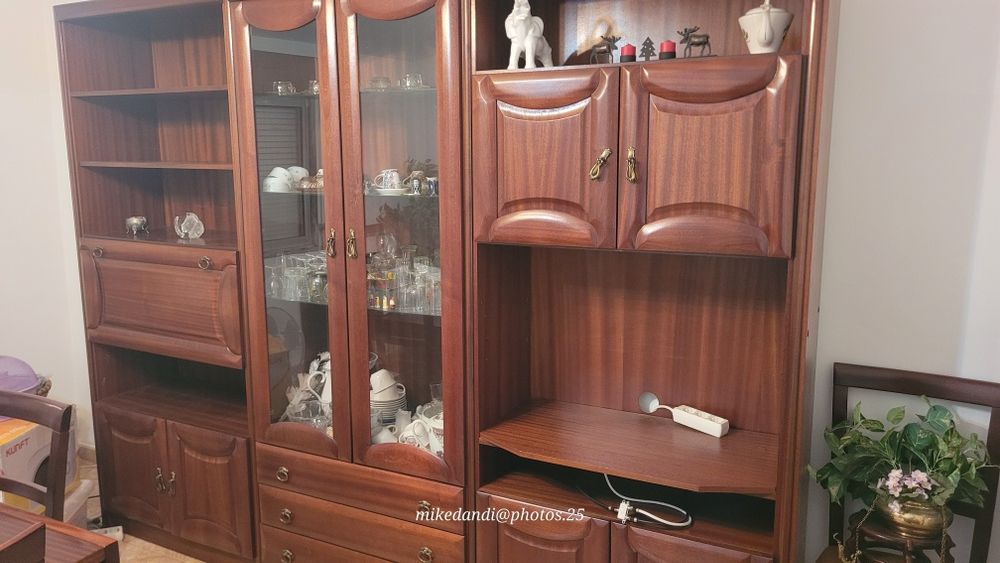 Vendo móvel e mesa de sala