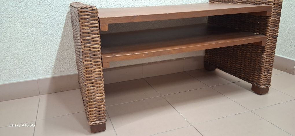 Mesa de Centro com Palhinha