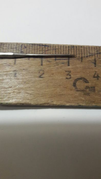 Иголки для швейной машины.