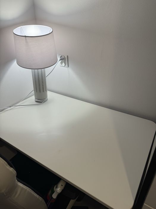 Fotel+biurko+lampka