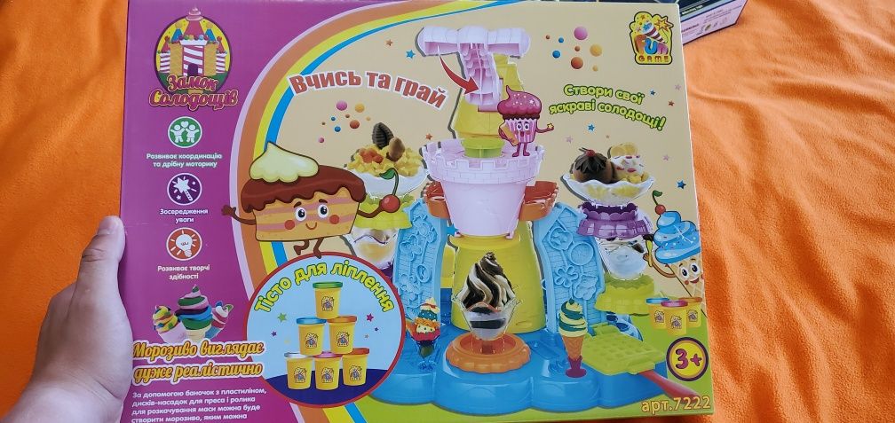 Набір для ліплення від Fun Game Замок солодощів допоможе юному ко