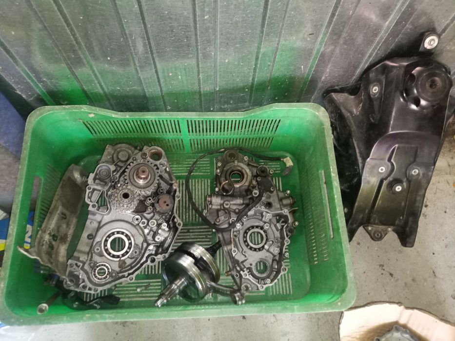 Yamaha YZ 426F plus druga w częściach