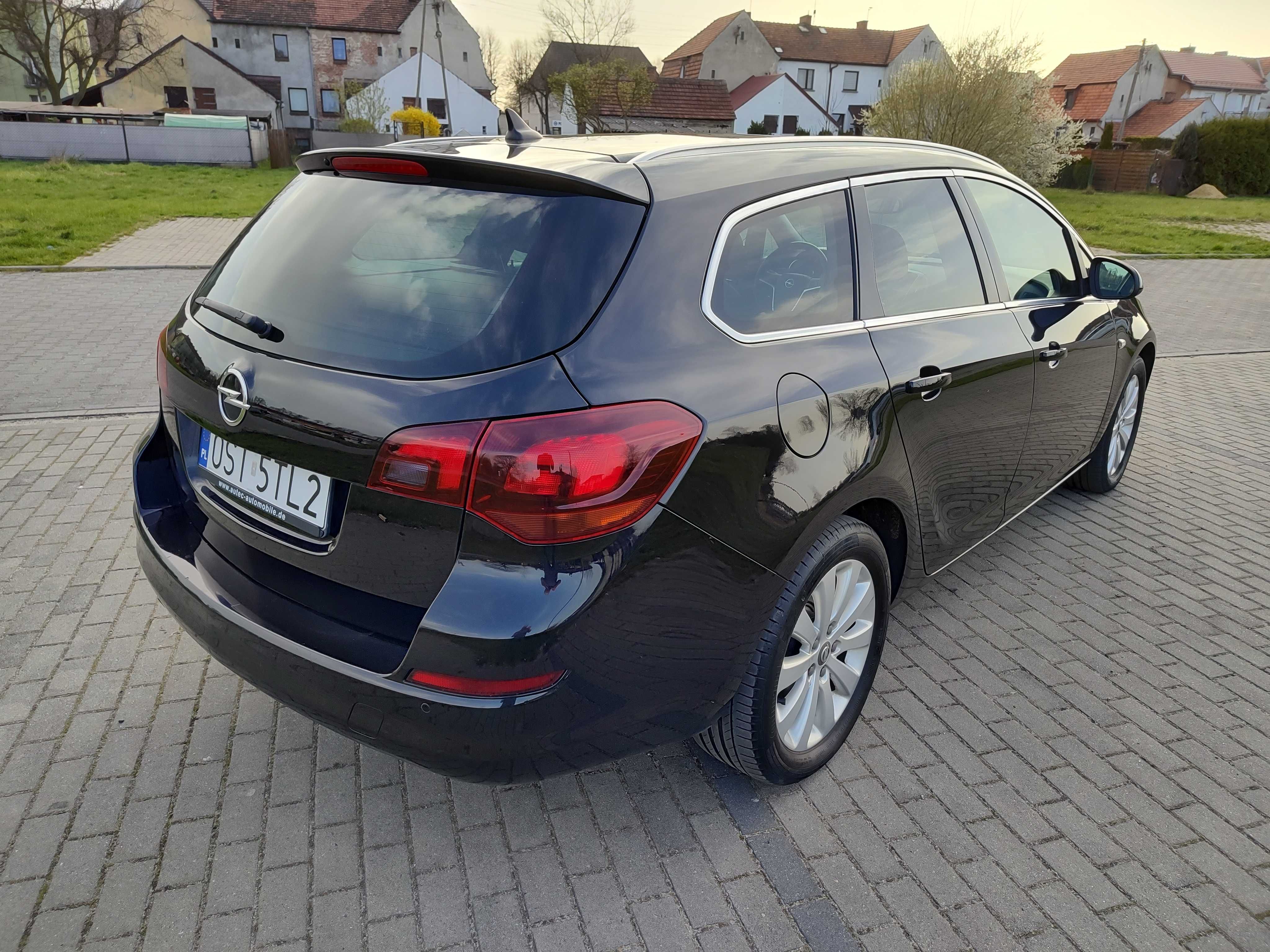 Opel Astra Sports Tourer 2.0 CDTi COSMO Navi BiXenon Serwis