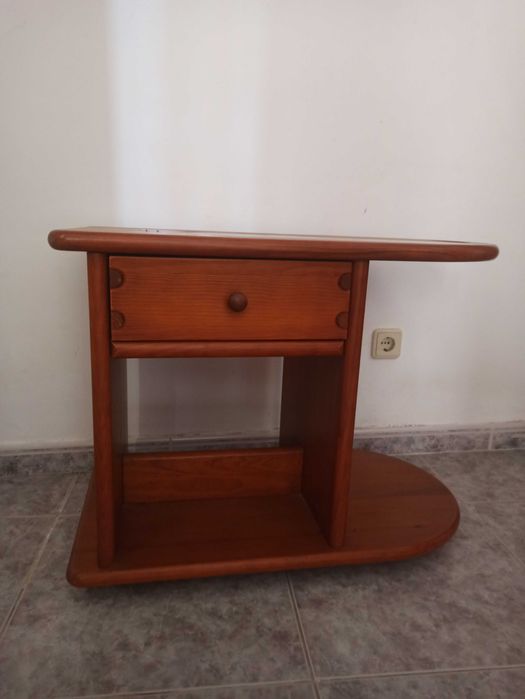 Móvel bar com rodas.