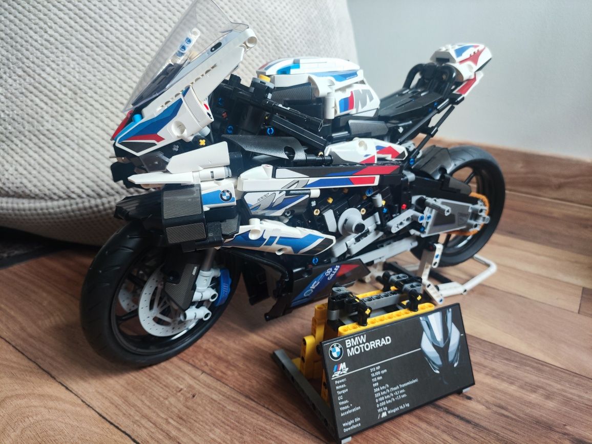 Motocykl z klocków technic