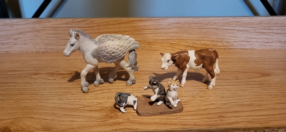 Schleich zestaw 3 figurek cielę kotek młody pegaz