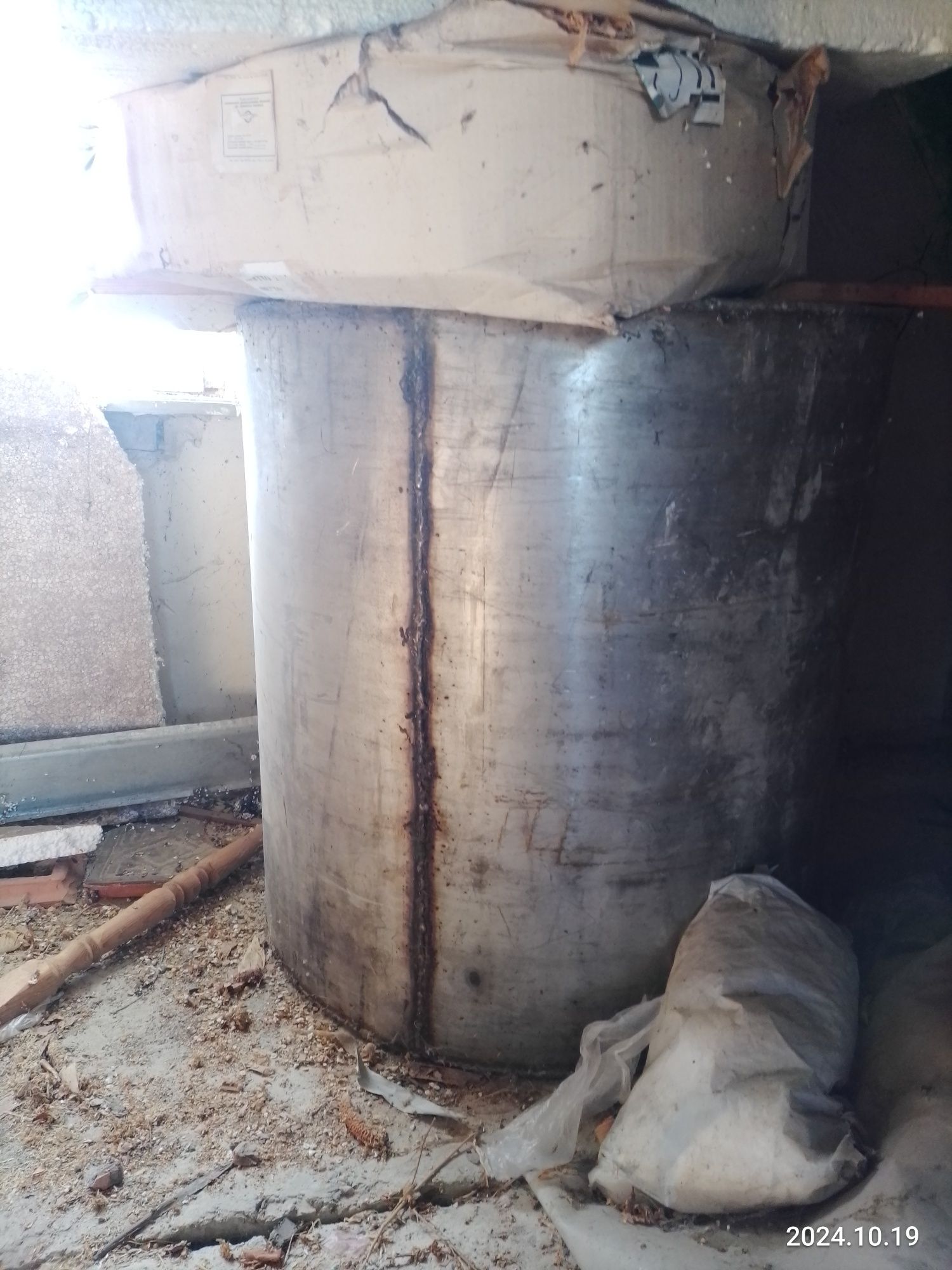 Бак для води з нержавійки циліндричний