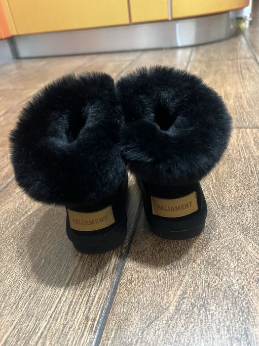 Натуральні уггі