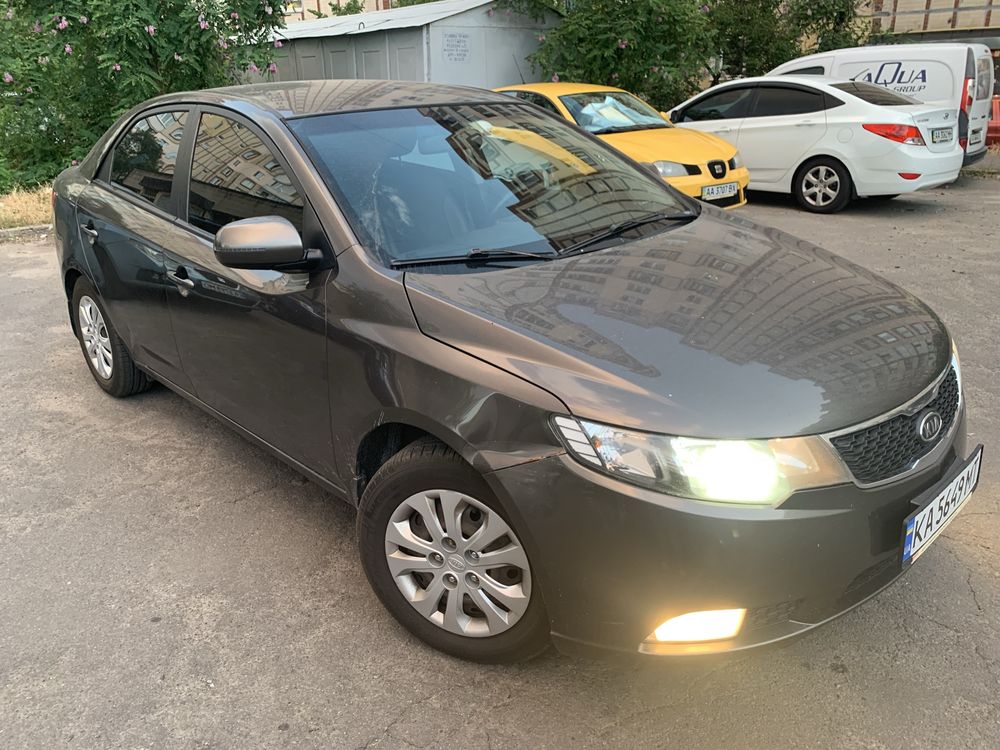 Kia Cerato 2011 A/T