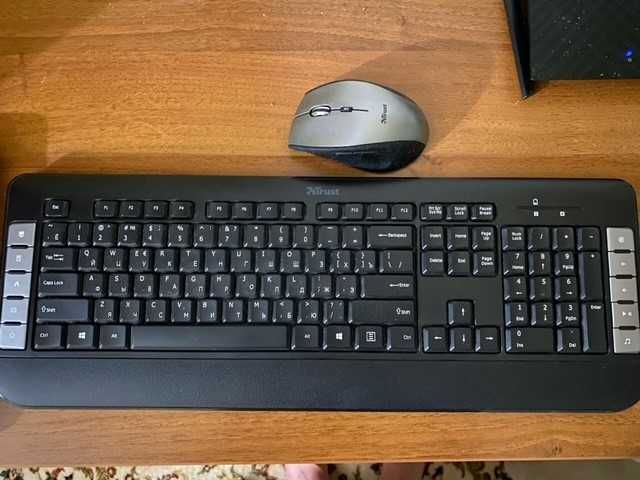 Клавіатура з мишою (TRUST Tecla Wireless Multimedia Keyboard & Mouse)