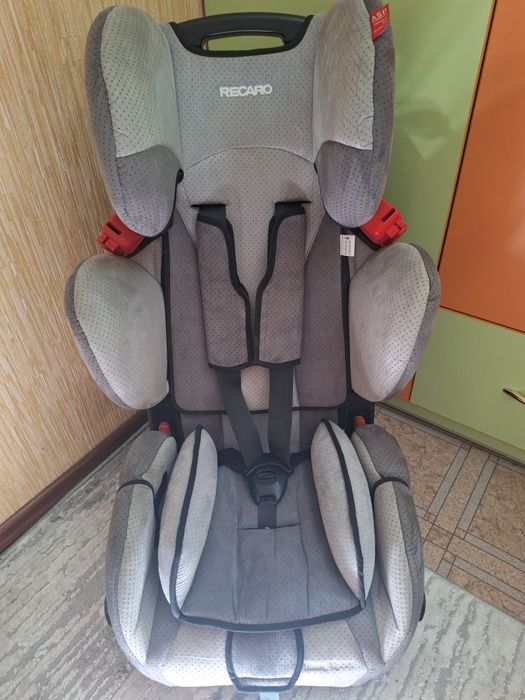 Автокрісто RECARO Young Sport