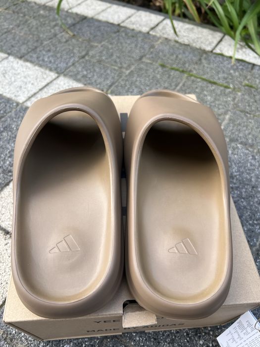 Adidas Yeezy Slide Core klapki brązowe viral comfy 43