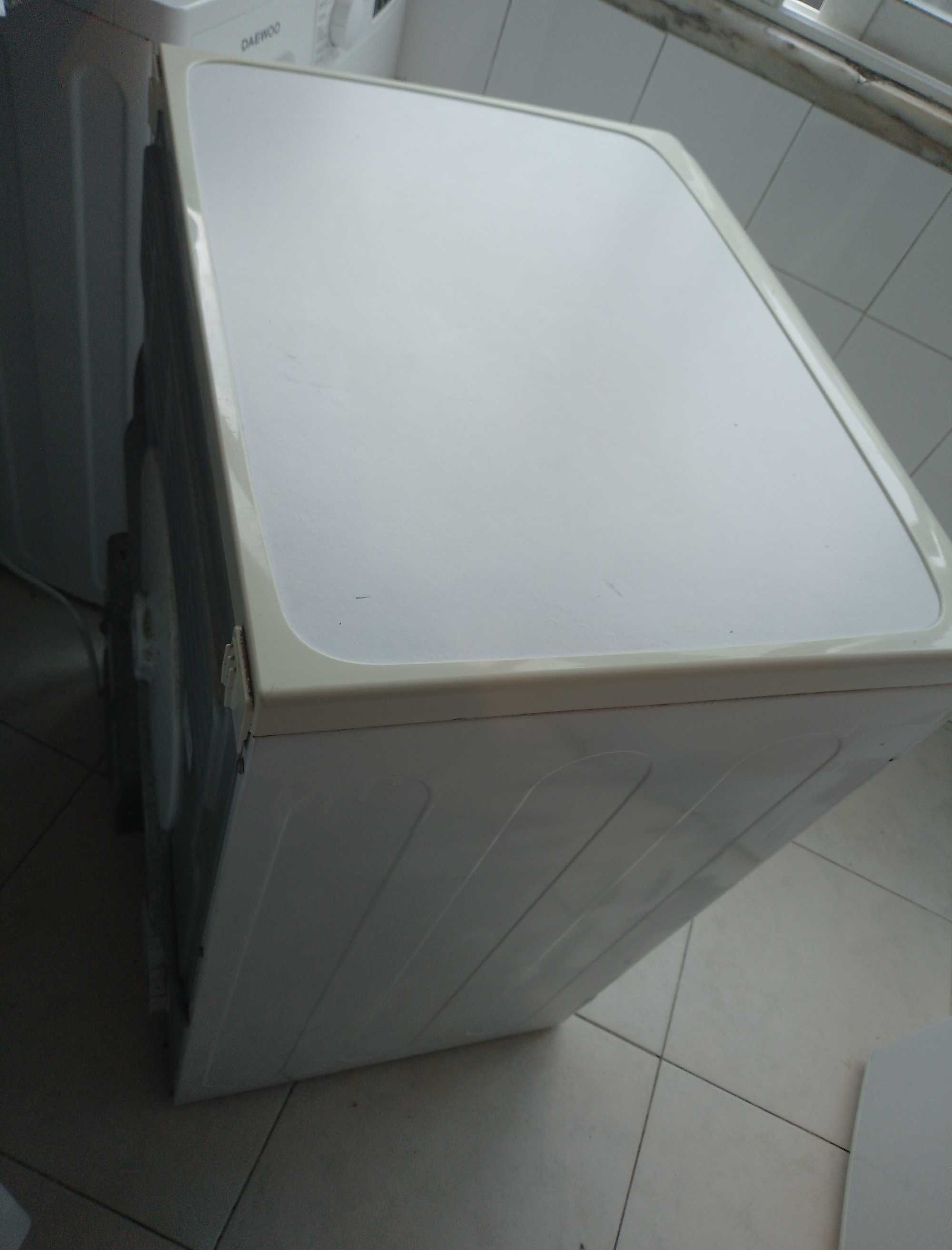 Máquina de secar roupas