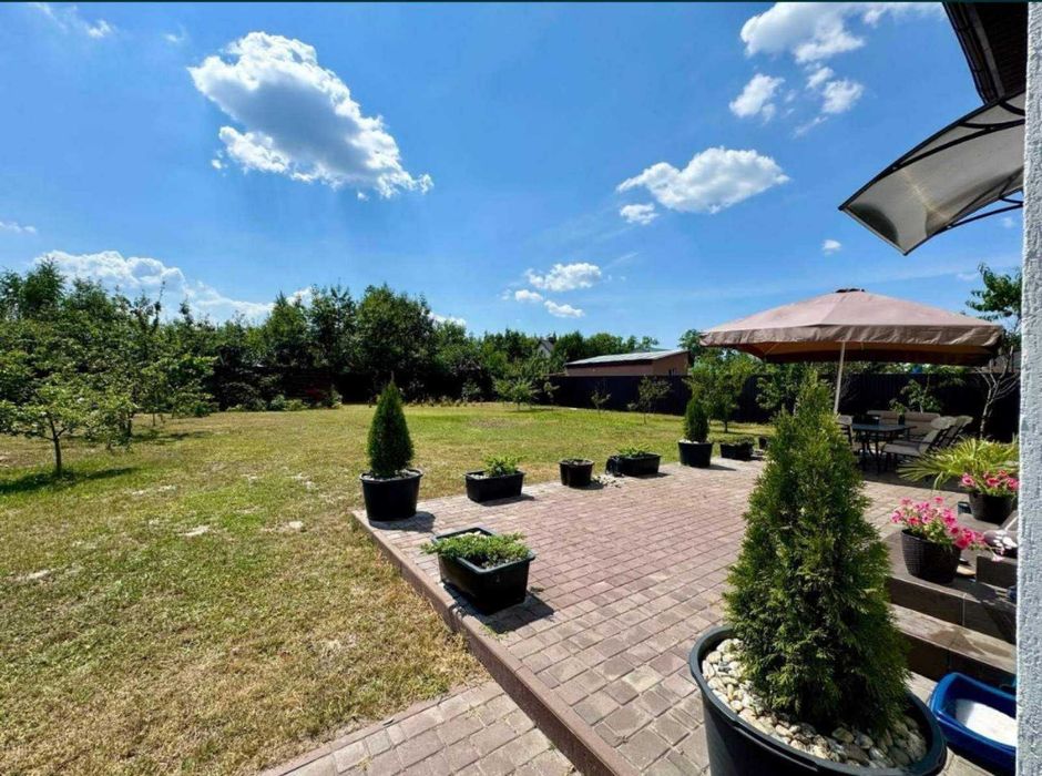 Будинок у Дмитрівці з ремонтом і меблями 190 м²  12 соток