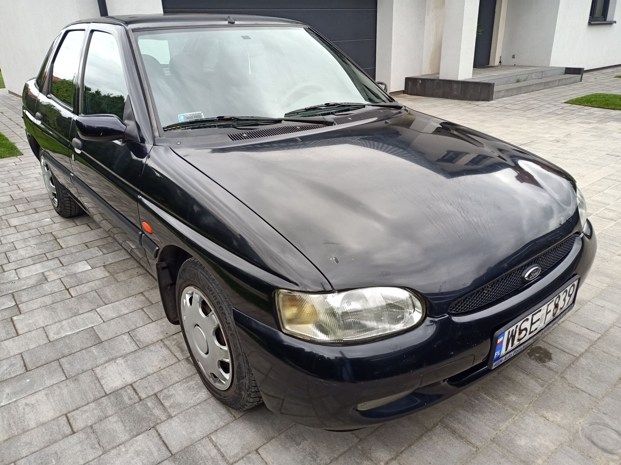 Ford Escort 1.6 benzyna