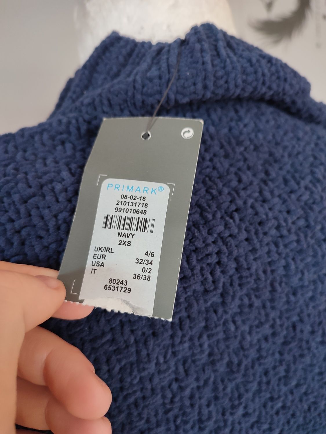 Granatowy sweter z metką Primark oversize