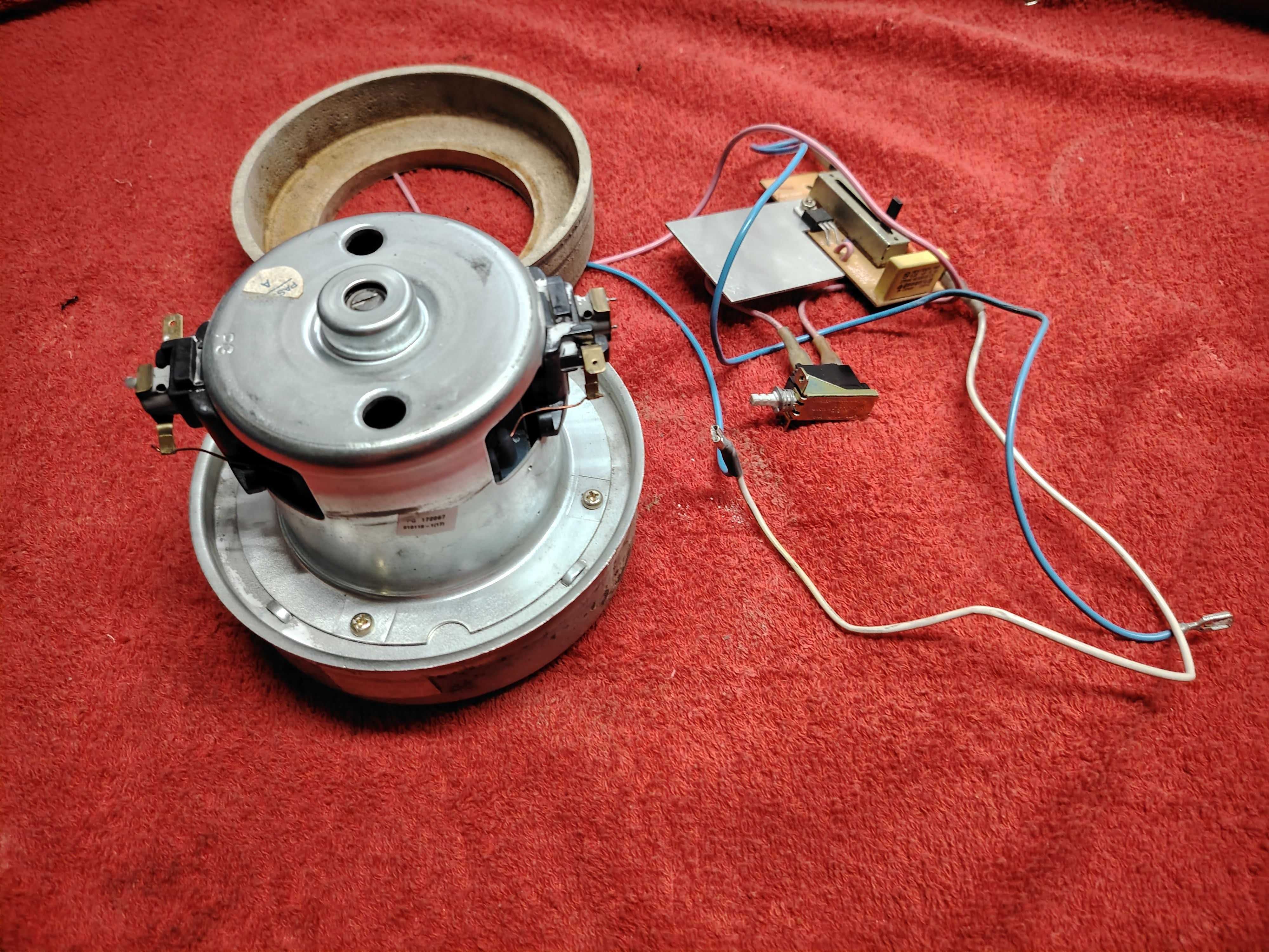 Motor aspirador  UFESA 1500 W